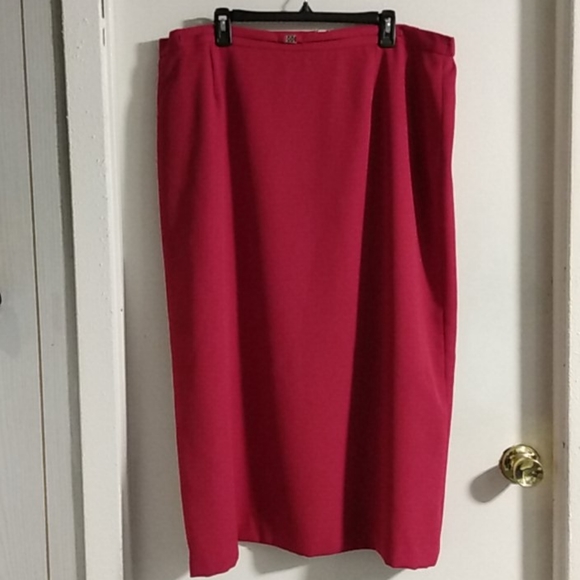 Ladies Karen Scott Red Suit Skirt With Lining Sz 22 W Make An Offer - Picture 3 of 12
